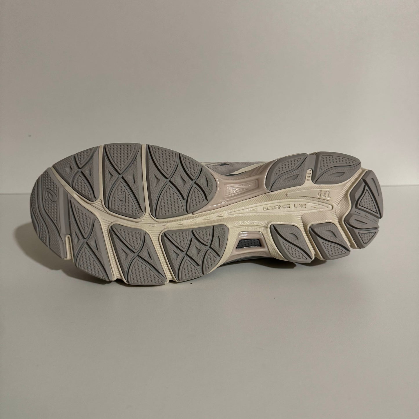 ASICS Gel-NYC Oyster Grey 1201A789-103 - Sneaker Grau - Trend Runner Sportschuh