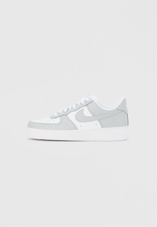AIR FORCE 1 UNISEX - Sneaker low - white/light smoke grey